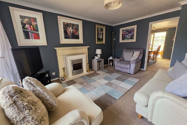 37, Pendennis Close, Plymouth photo 3