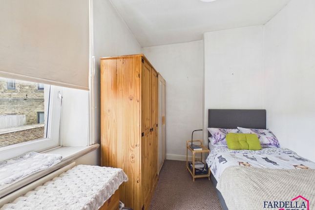 2 Back Chapel Street, Barnoldswick photo 4