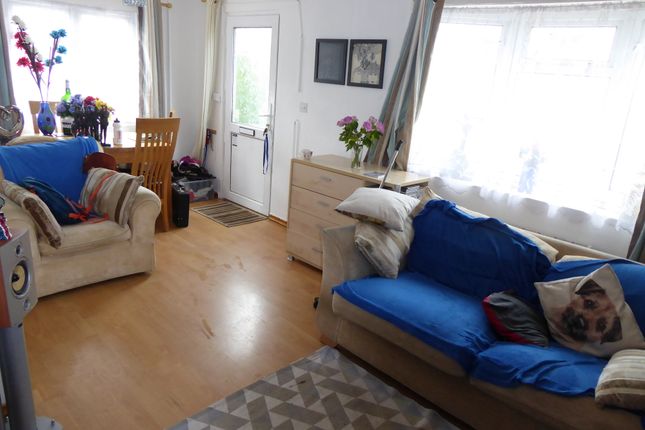 32 The Willows, Surrey Hills Park, Guildford Road, Normandy, Guildford photo 3
