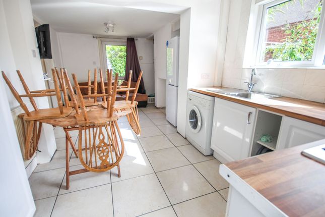 45 Latimer Road, Bournemouth photo 4