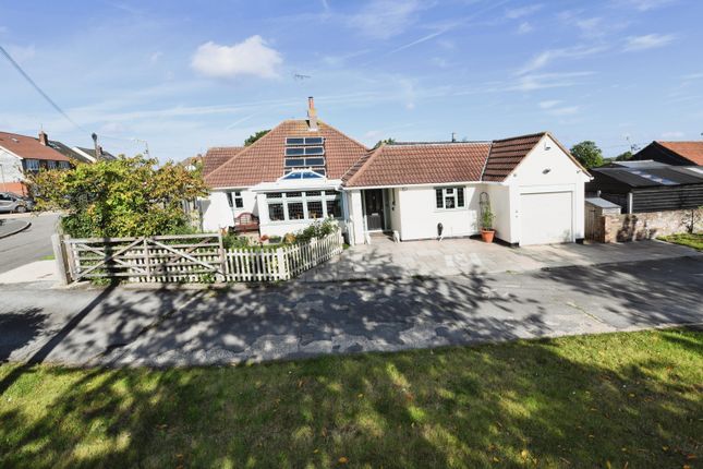 Bungalow for sale in Salmonds Grove, Ingrave, Brentwood