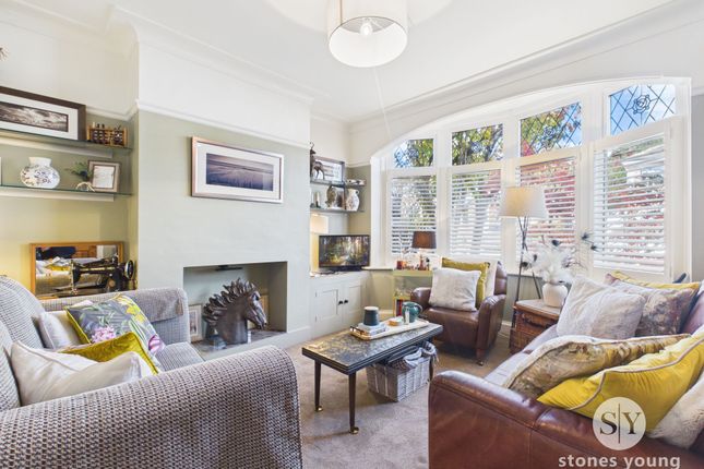 8 Willow Trees Drive, Blackburn photo 2