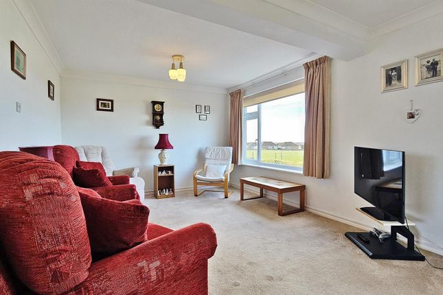 2, Naze Court, Old Hall Lane, Walton-on-the-Naze photo 3