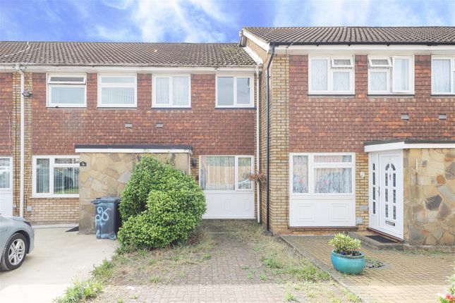 Terraced house for sale in Savoy Avenue, Hayes