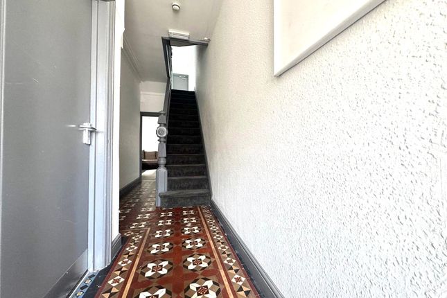 ROOM 2, Mackintosh Place, Cardiff photo 2