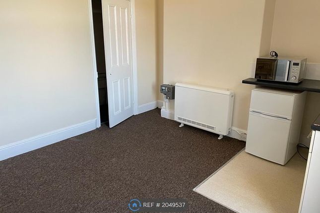 Room to rent in Gladstone Road, Chesterfield