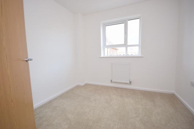Town house to rent in Meadow Road, Salford
