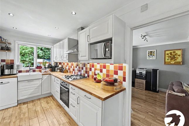 39, Sedge Crescent, Kent photo 2