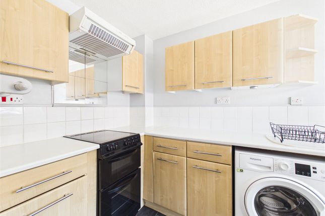 18, Gilroy Close, Bristol photo 4