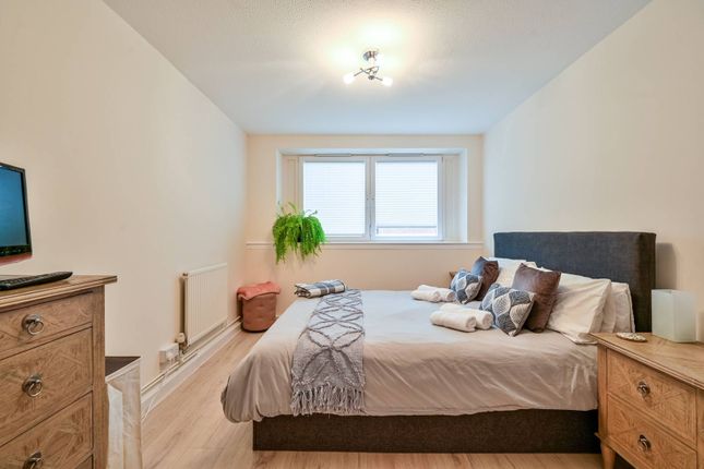 Flat to rent in Glyndon Road, Plumstead, London