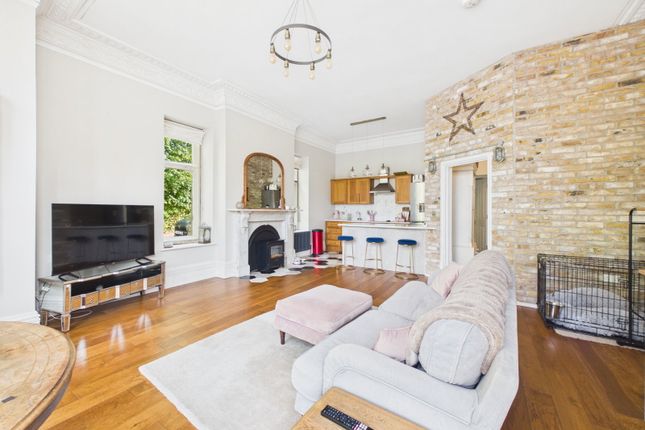 Siddington Hall,1, Cirencester photo 2