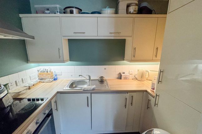 Flat 7, 24, Overcombe House, Weston-Super-Mare photo 3