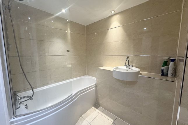 123, The Gatehaus, Bradford photo 3