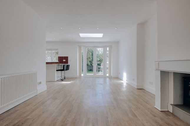 102 Harrow Way, Watford photo 3