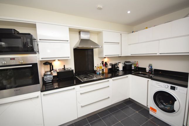 8, Bridge Court, Wrecclesham photo 3