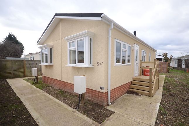 1 Bed Mobile Park Home To Rent In Mere Oak Park Three Mile