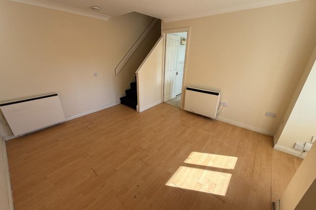 68, Barnum Court, Swindon photo 3