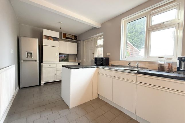 7, Dale Avenue, Stoke-On-Trent photo 4