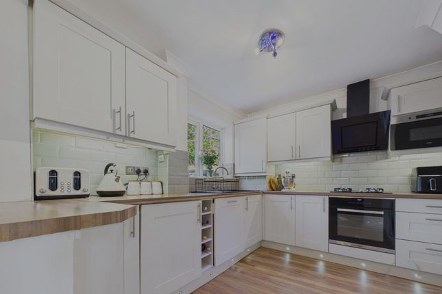 18 Valley Crescent, Blaydon-On-Tyne photo 3