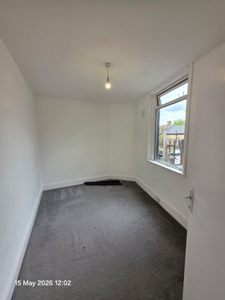90 High Street South, East Ham photo 5