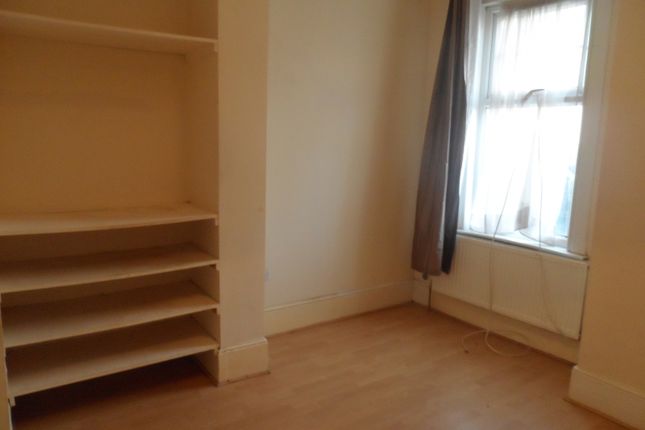 Terraced house for sale in Vincent Road, Addiscombe, Croydon