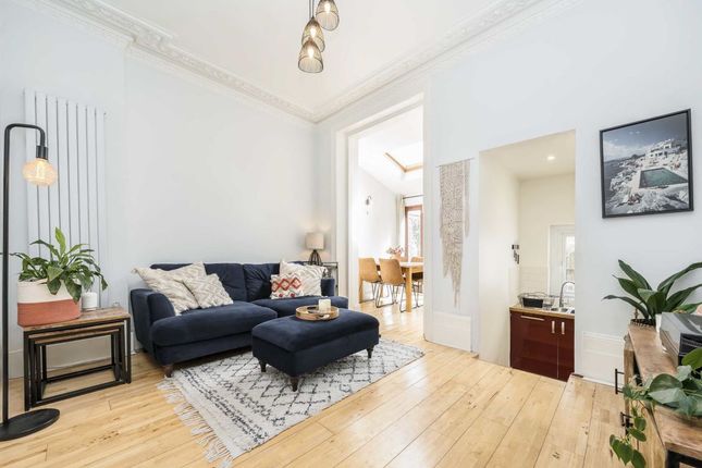 Flat for sale in Kempshott Road, London