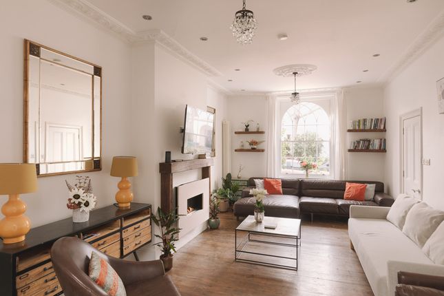 18, Newent Close, Peckham photo 2