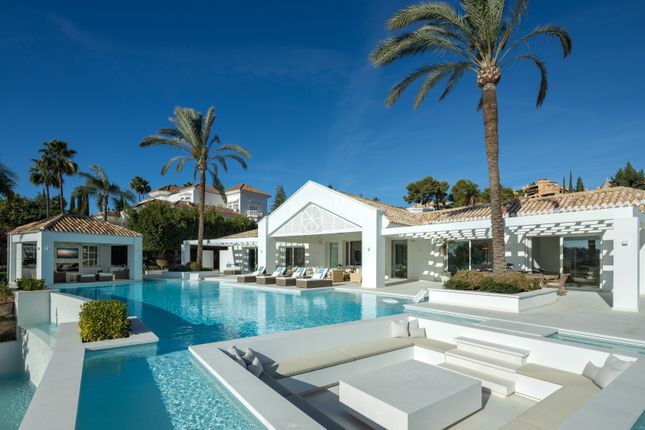 Thumbnail Villa for sale in La Cerquilla, Nueva Andalucia, Andalusia, Spain