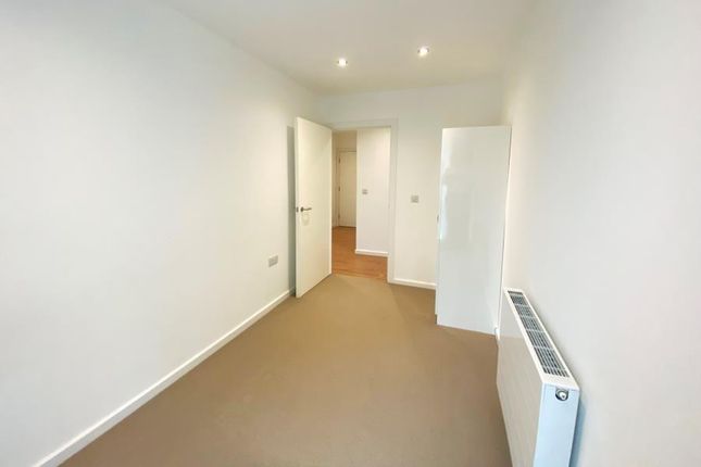 2 Warlingham House, Garfield Road, Addlestone photo 5