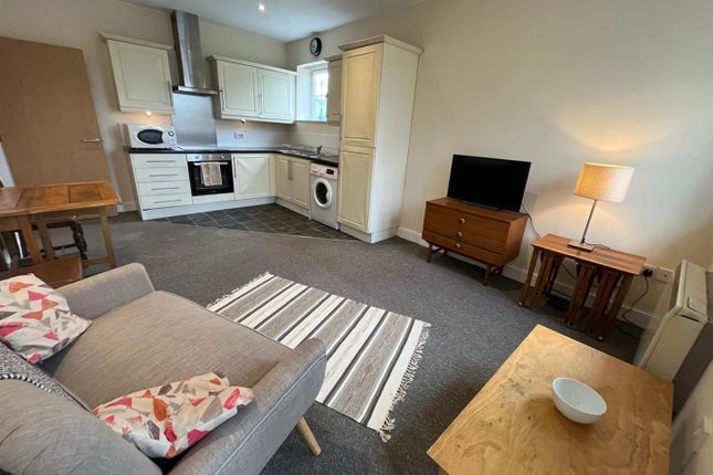 Flat for sale in Canal View, Knowl Street, Stalybridge