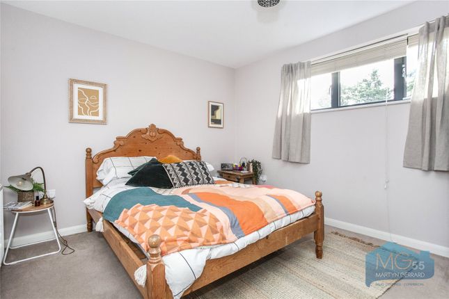 37c, Palmerston Road, London photo 4