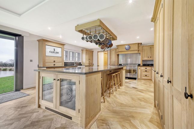 Barn conversion for sale in Ashwells Road, Pilgrims Hatch, Brentwood