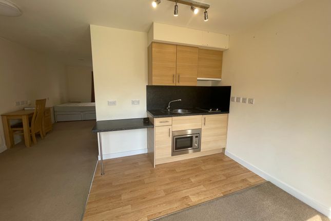 Flat to rent in Abbey Court, Abbey Street