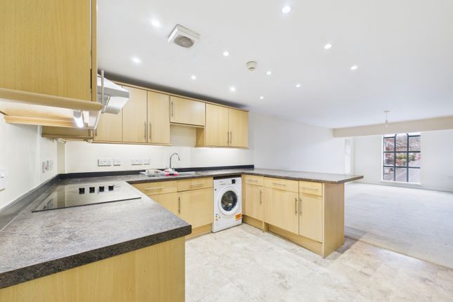 Cam01721G0-Pr0107-Still001