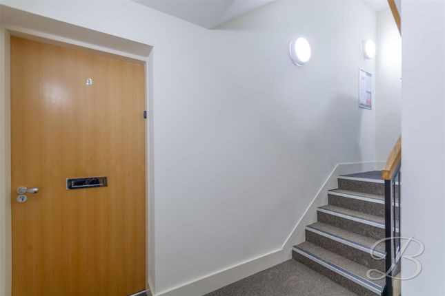 Flat for sale in Berry Hill Lane, Mansfield