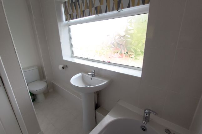 35, Knutsford photo 5
