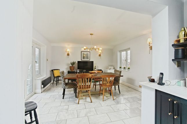 62, Christian Fields, London photo 4