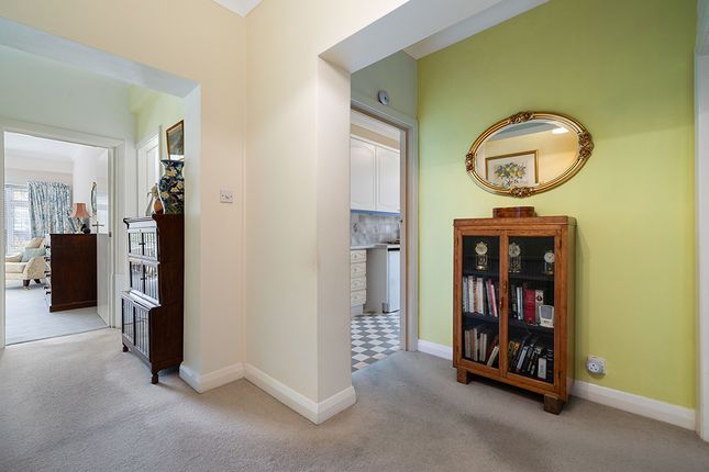 Flat 5, 24, The Fairway, Aldwick Bay Estate, Aldwick, West Sussex photo 4