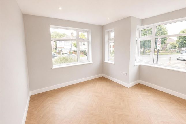 Flat 1, 78 Footscray Road, London photo 3