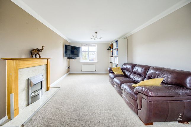7, Cardinal Close, West Midlands photo 3