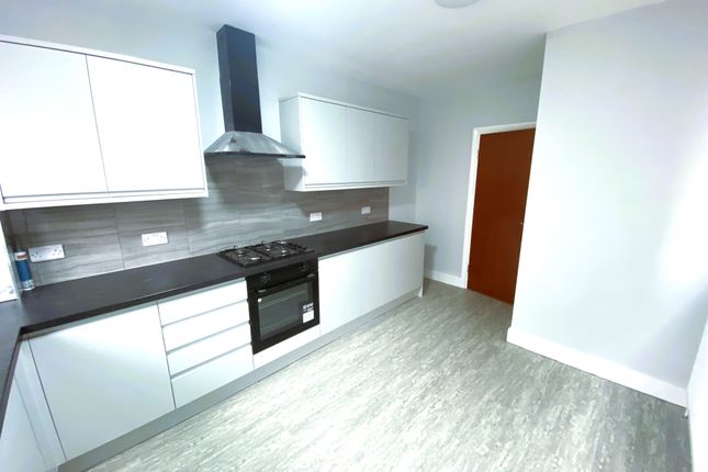 Thumbnail Terraced house to rent in Wards Road, Ilford