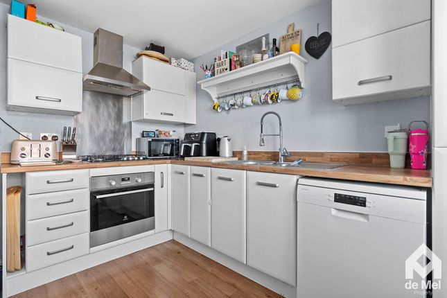 27, Fotescue Road, Cheltenham photo 2