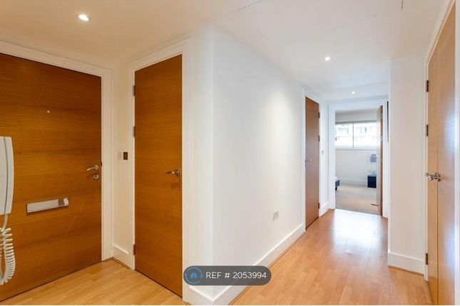 Flat to rent in Howard Building, London