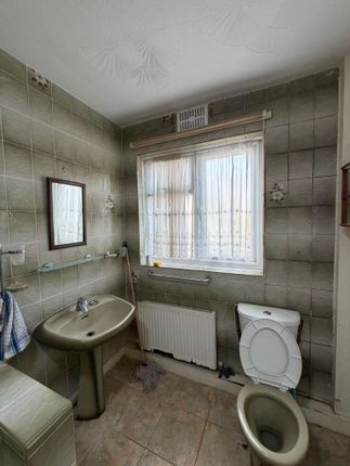9, alliance road, London photo 4