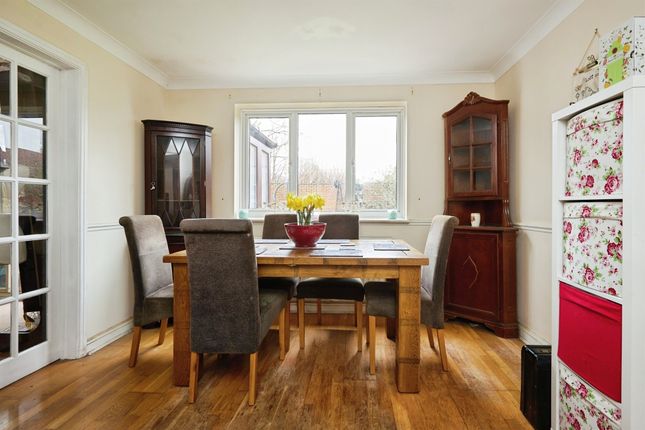 2, Fairlane, Shaftesbury photo 4