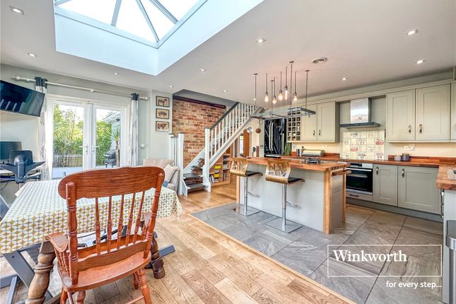 15, Kingsway, Ferndown photo 3