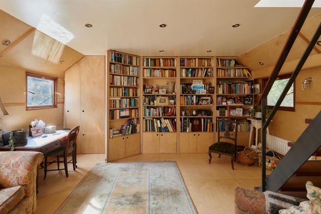 Ysland, 8 High Street, Brentford photo 4