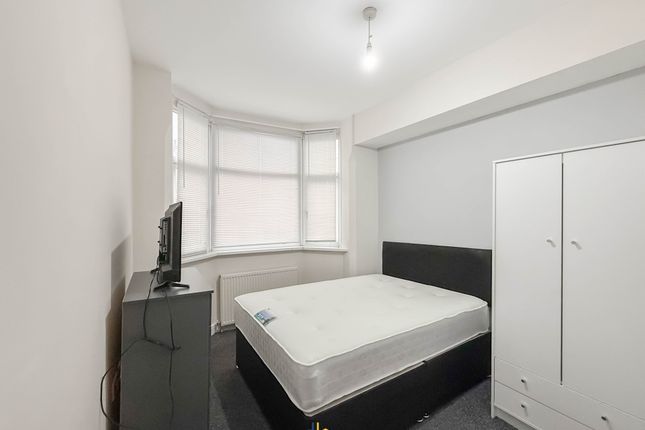 Room 1, 144, Knighton Lane, Leicester photo 2