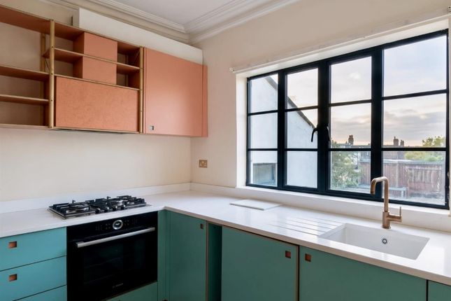 3-bed house on Barry Road, London, £2,795/mo