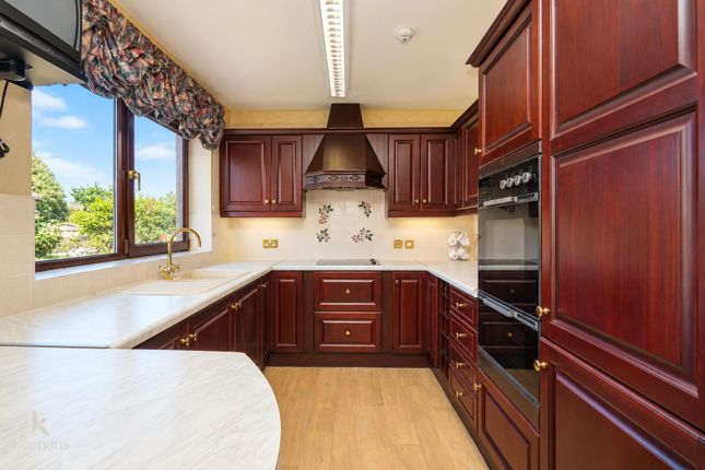 9, Kingsway, Blackburn photo 3